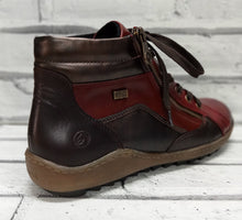 Load image into Gallery viewer, REMONTE - R1458-35 - Zip/Lace Water Resistant ANKLE BOOT - Red Combi