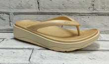 Load image into Gallery viewer, FitFlop - RELIEF RECOVERY - Toe-Thong Sandals - Gold