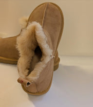 Load image into Gallery viewer, SHOESTRING - RANGER Sheepskin BOOT SLIPPERS - TAN (NEW IN)