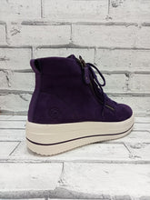 Load image into Gallery viewer, REMONTE - D1C70-30 - HI-TOP ZIP/LACE BOOT - Deep Purple