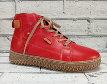 Load image into Gallery viewer, LYON - ZIP/LACE BOOT - RED