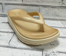 Load image into Gallery viewer, FitFlop - RELIEF RECOVERY - Toe-Thong Sandals - Gold