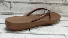 Load image into Gallery viewer, FitFlop - IQUSHION ERGONOMIC - Flip Flop Sandals - Bronze