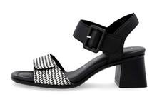 Load image into Gallery viewer, REMONTE - D1K51-03 - HEELED SANDAL - Black/Cream