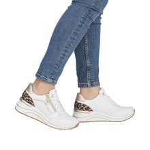 Load image into Gallery viewer, REMONTE - D0T10-82 - LACE UP/ZIP TRAINER - White/Gold/Print