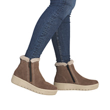 Load image into Gallery viewer, REMONTE - D3B70-20 - ZIP BOOT - Brown/Beige