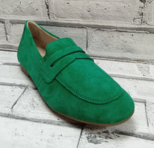 Load image into Gallery viewer, REMONTE - D0K02-52 - LOAFER SHOE  - Apple Green