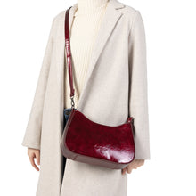 Load image into Gallery viewer, REMONTE - Q0721-33 - HAND/CROSS BODY BAG - Red