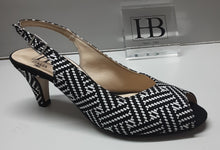 Load image into Gallery viewer, HB Italia - B272 SHOE/SANDAL - Black/White Intreccio