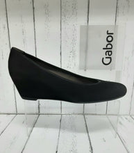 Load image into Gallery viewer, GABOR - 45.360.17 - WEDGE Nubuck Leather COURT SHOE - Schwarz (Black)