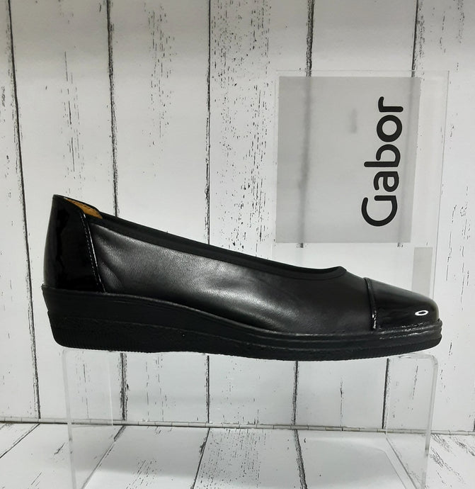 GABOR - 06.402.37 - WEDGE BALLET SHOE - Leather/Patent - Schwarz (Black)