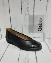 Load image into Gallery viewer, GABOR - 06.402.37 - WEDGE BALLET SHOE - Leather/Patent - Schwarz (Black)