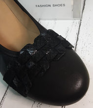 Load image into Gallery viewer, GABOR - 35.480.57 - COURT SHOE - Schwarz (Black)