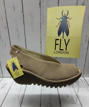 Load image into Gallery viewer, FLY London - YAZU 736FLY - P500736026 - WEDGE SANDAL - Cupido Cloud