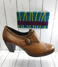 Load image into Gallery viewer, MOSHULU - ORANGE BLOSSOM - 120459 - BUCKLE FASTENING SHOE/BOOT - Leather - Tan