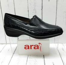 Load image into Gallery viewer, ARA - 12-61114 12G - Leather/Crocodile Patent SLIP ON SHOE - Navy