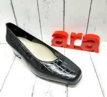 Load image into Gallery viewer, ARA - 12-41859 12H - CROCODILE PATENT LEATHER COURT SHOE - Navy