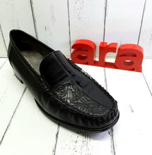 Load image into Gallery viewer, JENNY ARA - 22-60170 01G - MOCCASIN SHOE - Patchwork mixed Leather/Patent - Black