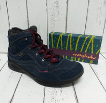 Load image into Gallery viewer, MOSHULU - 120271 - RHUBARB PIE - WALKING BOOTS - Navy