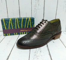 Load image into Gallery viewer, MOSHULU - 120855 - OTTAWA - BROGUE SHOE - Metallic Pewter