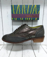 Load image into Gallery viewer, MOSHULU - 120855 - OTTAWA - BROGUE SHOE - Metallic Pewter