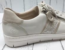 Load image into Gallery viewer, REMONTE - D5820-81 - LACE UP/ZIP TRAINER - Off White Multi