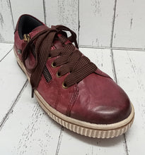 Load image into Gallery viewer, REMONTE - D0700-35 - Leather - ZIP/LACE WATERPROOF SHOE - Burgundy