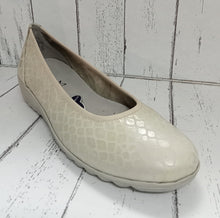 Load image into Gallery viewer, CAPRICE - 9-22161-20 219 - BALLET/PUMP SHOE - STONE REPTILE