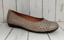 Load image into Gallery viewer, GABOR - RUFFLE - 24.169.62 - BALLET PUMP - Leather - Gold Metallic