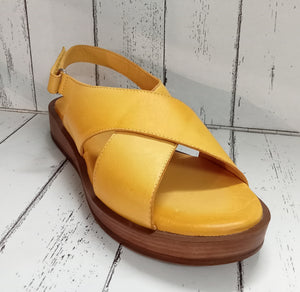 CAPRICE - 9-9-28205-20 600 - WEDGE SANDAL - Yellow